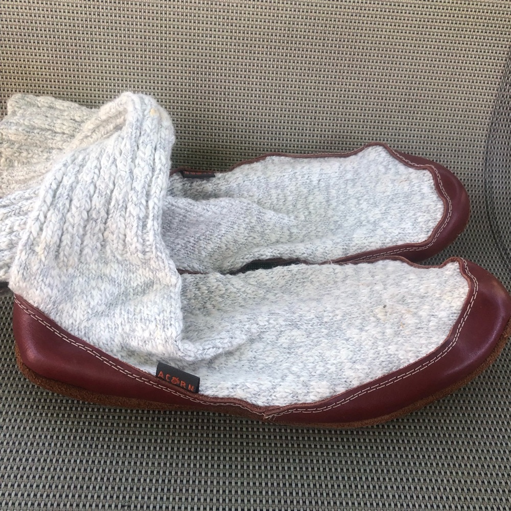 Acorn Wool Slipper Socks.  W Size 10.5-11.5. M Size 9-10.